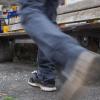 An naheliegenden Tankstellen decken sich Besucher des Flößerparks oft mit Alkohol ein. Die Oase der Ruhe in Lechhausen zieht nach Auskunft von Nachbarn und Streetworkern aber auch Störenfriede an. 