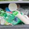 Nicht weniger, sondern immer mehr Müll fällt im Bereich der Getränkeverpackungen an. Im Jahr 2014 waren es 600.300 Tonnen.