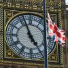Die britische Fahne weht vor dem Parlament in London auf halbmast.