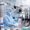 Labore in Deutschland müssen derzeit hunderttausende Corona-Tests auswerten. Dabei müssen sie sorgfältig arbeiten, um verlässliche Ergebnisse auszugeben. 	