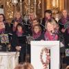Der Kühbacher Frauenchor gab anlässlich seines zehnten Geburtstages ein Konzert in der Pfarrkirche St. Magnus; ganz rechts Chorleiterin Helene Monzer. 	