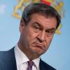 Markus Söder (CSU), Ministerpräsident von Bayern, gab in einer kurzfristig anberaumten Pressekonferenz bekannt, dass er an seinem Stellvertreter Aiwanger (Freie Wähler) festhält. Eine Entlassung wäre aus seiner Sicht nicht verhältnismäßig.