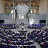 Mit einer Wahlrechtsreform soll verhindert werden, dass sich möglicherweise mehr 800 Abgeordnete in den Plenarsaal des Bundestags drängen müssten.