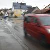 Viele Wullenstetter finden, dass Autofahrer vor allem viel zu schnell durch die Römerstraße fahren. 