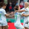 Wolfsburgs Anna Blässe (l-r), Ewa Pajor und Pernille Harder feiern das 1:0.