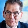 Auch nach seinem Rückzug aus der aktiven Politik will sich der schwäbische Politiker Gerd Müller „in irgendeiner Form“ weiter mit Afrika beschäftigen.