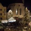 Der Höchstädter Weihnachtsmarkt, einer von vielen am kommenden Wochenende, ist rund um die Stadtpfarrkirche im Herzen der kleinen Donaustadt aufgebaut. Weitere Märkte finden unter anderem in Gundelfingen, Wertingen und Zöschingen statt. 