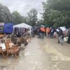 Regen und Wind haben am Sonntag dafür gesorgt, dass der Ansturm der Besucher und Standbetreiber beim Dießener Flohmarkt kleiner als in früheren Jahren ausgefallen ist.