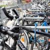 Rund 200 neue Stellplätze sollen für Räder entstehen, auch beim Bau von Wohnungen wird das Fahrrad künftig stärker mitgedacht. Für Autos wird es in Augsburg dagegen bald enger.