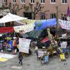 Das Klimacamp sitzt am Moritzplatz in Augsburg. Die Debatten über das Camp werden hitziger.