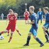 Erneut Gastgeber für ein Derby: Der SV Mering II, am Ball Samuel Geiger, während der SV Wulfertshausen um Kapitän Markus Steger nach Ottmaring muss. 