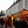 Ein kleiner, aber feiner Adventsmarkt erwartet die Besucher im idyllischen Hof von Kloster Holzen. 
