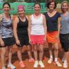 Die Damen 30 des TC Aichach: (von links) Kathrin Storr, Caro Strobl, Sibylle Storr, Ute Maiterth und Waltraud Davideit.  	
