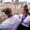 Tausende Fans am Frankfurter Römer halfen am Montag bei der ersten Frustbewältigung der Vize-Europameisterinnen.