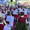 Der Musikverein Rothtal beim einem Auftritt beim Bergfest in Auerbach. 
