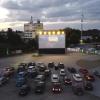 Filmabend auf dem Parkplatz: Autokinos wie hier in Fürstenfeldbruck erfreuen sich in der Corona-Zeit steigender Beliebtheit.