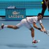 Novak Djokovic gewann  sein Auftaktspiel in London mit Mühe gegen den Tschechen Tomas Berdych.