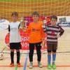 Einzelehrung der E-Junioren (von links): Jonas Wundel, Lauber SV (bester Torschütze), Jonas Straub, SG Buchdorf-Kaisheim (bester Torwart), Bernd Rathgeber FSV Reimlingen (bester Spieler).