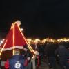 Im vergangenen Jahr hatte der Dorfbrunnen beim Weihnachtsmarkt in Kellmünz eine Nikolausmütze bekommen.