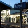 Der Bobinger Bahnhof ist derzeit wegen eines Polizeieinsatzes gesperrt. 