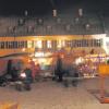 Der historische Weihnachtsmarkt auf Schloss Scherneck (Gemeinde Rehling) erstrahlt auch am Wochenende vom Freitag, 16. Dezember, bis Sonntag, 18. Dezember, wieder im Licht von Laternen, Öllampen und Fackeln. 