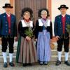 Schwäbische Tracht erfüllen die Mitglieder des Heimatvereins Jedesheim wieder mit Leben. Das Archivbild zeigt von links Uli Häutle, Herta Hörmann, Helga Hörmann und Richard Berger.