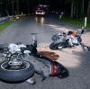 Zwei Augsburger wurden bei diesem Motorradunfall in den Stauden verletzt, einer schwebte tagelang in Lebensgefahr.