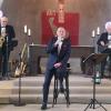 Kabarettist Volker Heißmann präsentierte sich in der Dillinger Christkönigskirche von einer unerwarteten Seite. Begleitet wurde er vom Pavel Sandorf Quartett. 