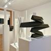 Im Kunstraum Stoffen ist derzeit eine Ausstellung mit Werken von Ben Muthofer und Gert Riel zu sehen. Das Foto zeigt ein Stahlobjekt von Ben Muthofer.