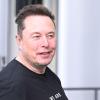 Tesla-Chef Elon Musk verlässt die Tesla Gigafactory Berlin-Brandenburg.
