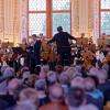 Das Münchner Rundfunkorchester spielte unter der Leitung von Dirigent Rinaldo Alessandrini mit Stargast Matthias Höfs im Oettinger Residenzschloss.