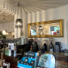 Kaffeezubehör, Geschenkartikel und natürlich auch Kaffee gibt es im Café Malzeit zu kaufen.