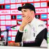 Münchens Trainer Thomas Tuchel reagiert nach dem Spiel bei der Pressekonferenz.