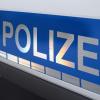 Die Polizei sucht Zeugen: Im Luitpoldpark in Schwabmünchen hat eine unbekannte Person die Toilettenkabinen beschmiert.  
