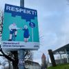 So sehen die Hinweisschilder in Ulm aus, die gegenseitigen Respekt im Straßenverkehr fordern.   