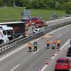 An dem schweren Unfall an der A96-Anschlussstelle Landsberg-Nord waren ein Lastwagen und ein Auto beteiligt.