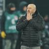 Torsten Lieberknecht wartet seit Monaten auf einen Sieg mit Darmstadt 98. Dennoch darf er Trainer des Fußball-Bundesligisten bleiben.