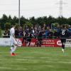 Der BC Aichach (schwarze Trikots) setzte sich im Stadtderby beim SC Oberbernbach am Ende mit 6:1 durch und darf weiterhin von der Meisterschaft träumen.