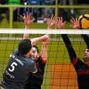 Mit der 0:3-Niederlage haben die Nördlinger Volleyballer (in Schwarz-Rot) ihre kleine Chance auf die Meisterschaft in der Bezirksklasse verspielt. Den Titel holten sich die Gäste aus Leipheim.