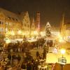 Der Aichacher Christkindlmarkt dauert in diesem Jahr erstmals bis zum 29. Dezember. Während manche Standbetreiber diese Idee gut finden, reagieren andere weniger positiv.