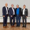 Direktor Hermann Hillenbrand mit den Beiratsvorsitzenden der AOK Günzburg Michael Stoll und Werner Gloning sowie dem neuen Direktor Bernd Mayer.