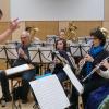 Das Frühjahrskonzert des Musikvereins Schmiechen verspricht Blasmusik auf einem sehr hohen Niveau. Die Musikerinnen und Musiker unter der Leitung von Roland Dallmair sind schon eifrig am Proben.