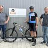 Techno-Doping für Radsportler (von links) Orthopädie-Techniker Andreas Kraus, Radsportler Florian Herdener und Matthias Markl.