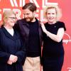 Die Schauspieler Lisa Kreuzer (l-r), Daniel Brühl, und Sunnyi Melles kommen zur Deutschlandpremiere der Serie «Becoming Karl Lagerfeld» im Kino Zoo Palast.