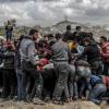 Menschen drängen sich um Pakete mit humanitärer Hilfe, die über dem nördlichen Gazastreifen abgeworfen wurden. Israel hat «sofortige Schritte» zur Erhöhung humanitärer Hilfe für die Zivilbevölkerung beschlossen.