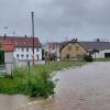 Die Pegel steigen: In den Stauden kam es bereits am Samstagmorgen zu großen Überschwemmungen.