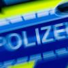 Die Polizei meldet einen Unfall auf der A8 zwischen Adelzhausen und Dasing. 