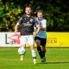 Im Mittelfeld: Manuel Rott (links) und der FC Ehekirchen II belegen aktuell einen Mittelfeldplatz. Foto: Daniel Worsch 