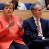 Ex-Kanzlerin Angela Merkel hielt bei der «Hommage» der Konrad-Adenauer-Stiftung die Laudatio für Schauspieler Ulrich Matthes (r).