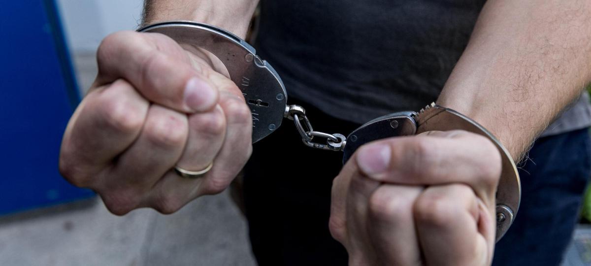 Mit öffentlichem Plakat einen Richter verleumdet